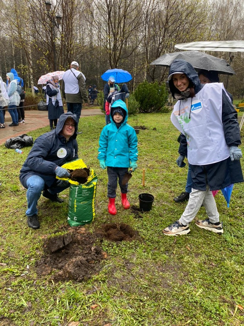 Rain and wind did not stop activists from taking part in the cleanup