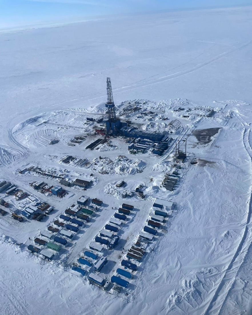 Cargo being delivered to field sites in Western Siberia