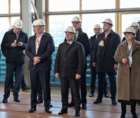Vsevolod Cherepanov, Sergei Menshikov (in the centre) at the site of Gazprom VNIIGAZ LLC (Tyumen Experimental Plant)