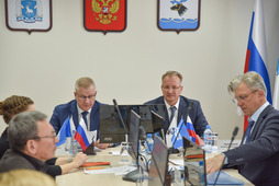 Vsevolod Cherepanov, General Director, Gazprom Nedra LLC, and Andrey Kugaevskiy, Head of Yamal District municipality