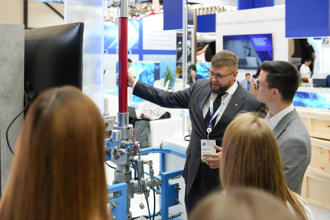 Evgeny Kocherginsky, the Acting Head of NPF Tsentergazgeofizika at Gazprom Nedra LLC, discusses the performance of the geophysical lubricator unit (GLU)